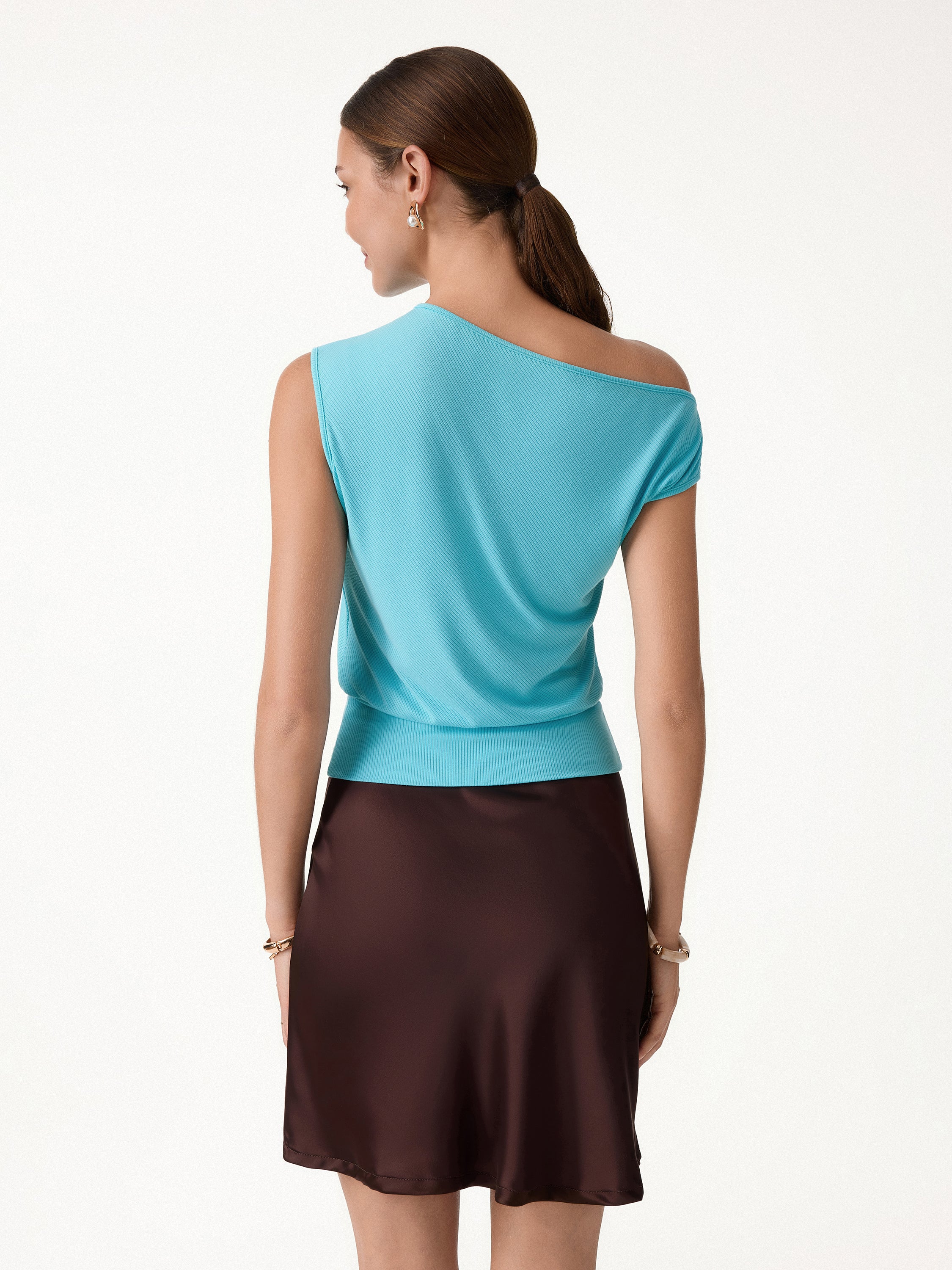 Asymmetrical Shoulder Banded Hem Top - Image 4