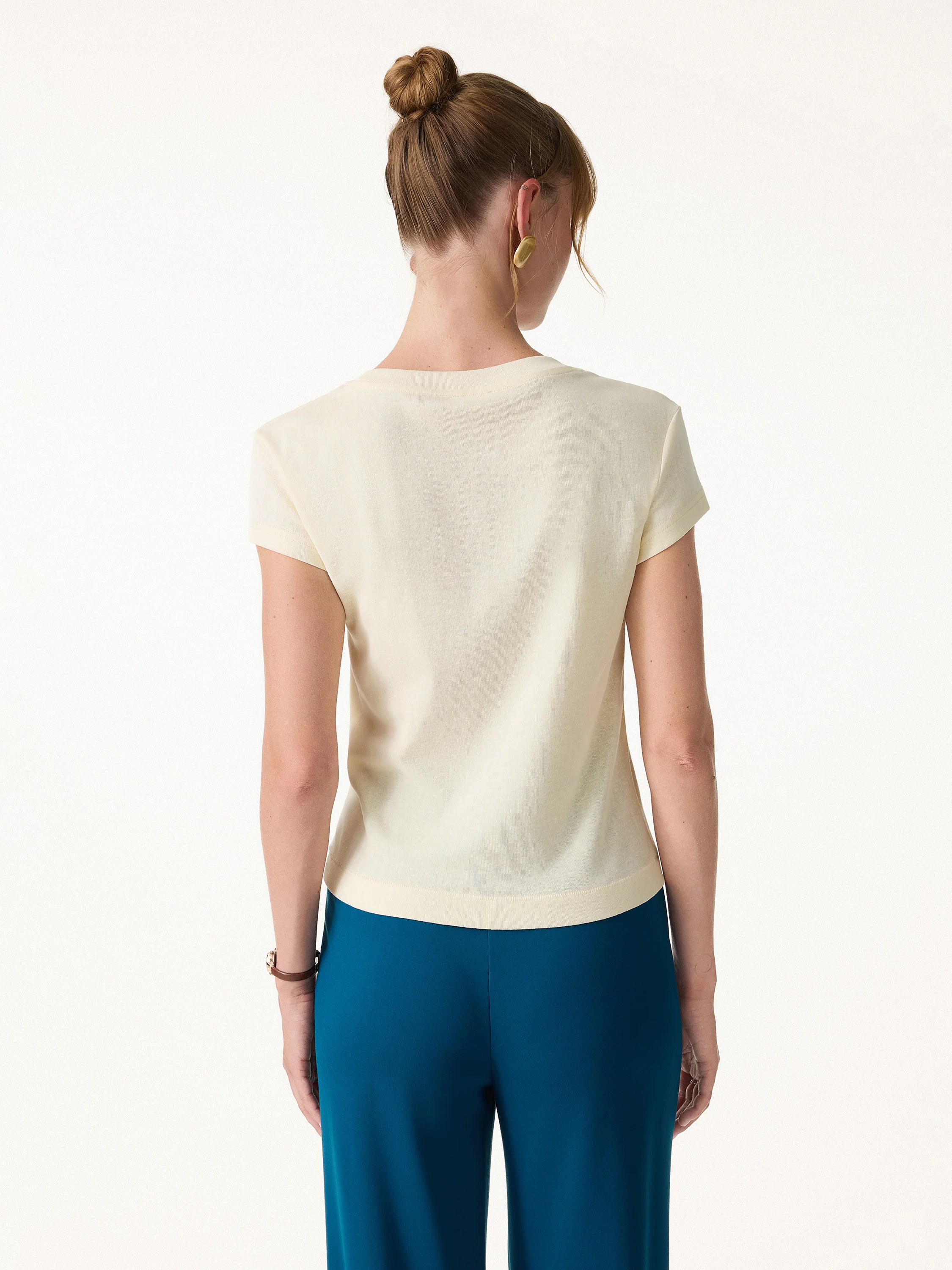 Cotton-Linen Blend Cooling Essential Summer Tee - Image 4
