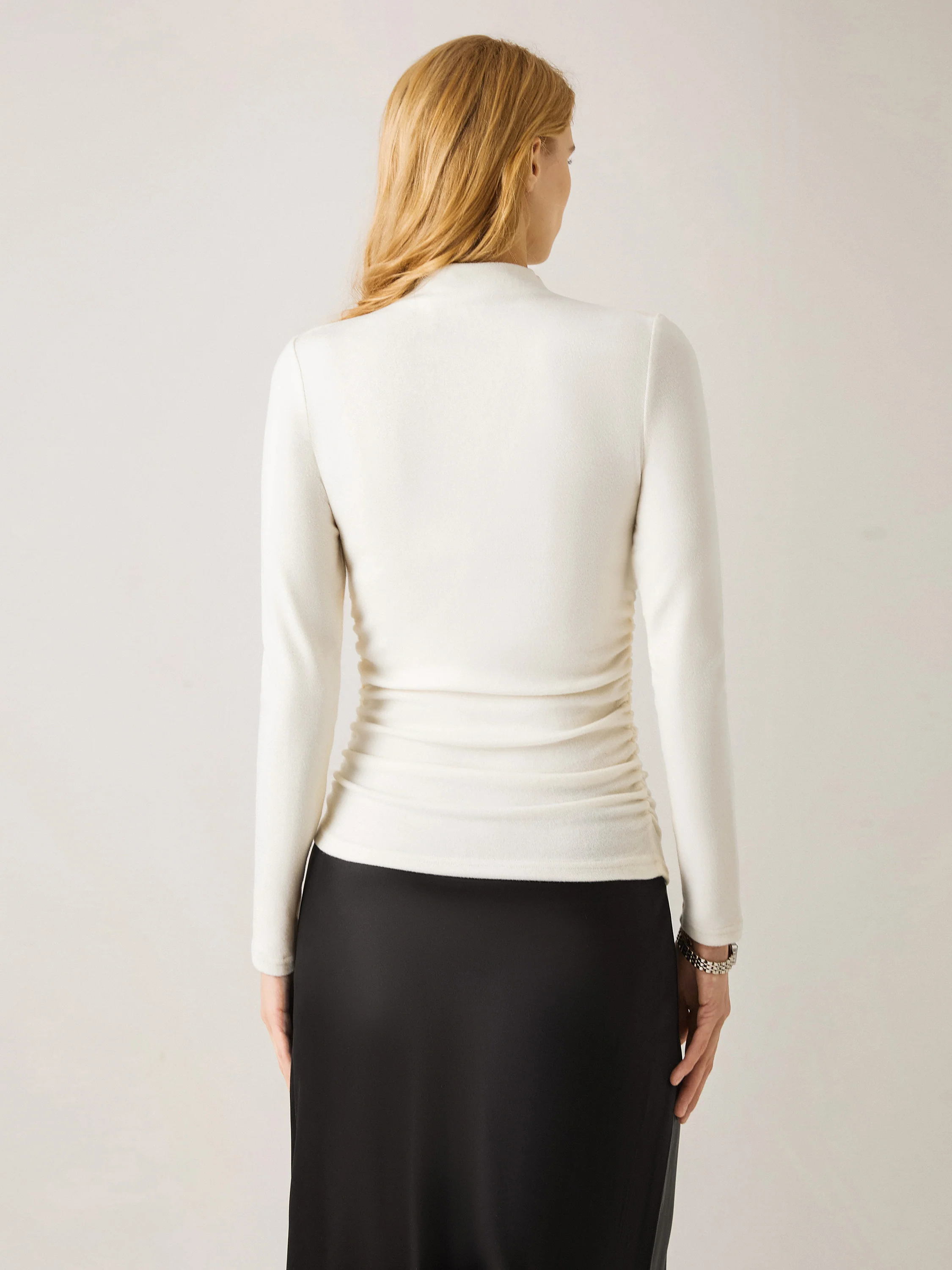 Thermal Ruched Sides Tuckable Mockneck Top - Image 4