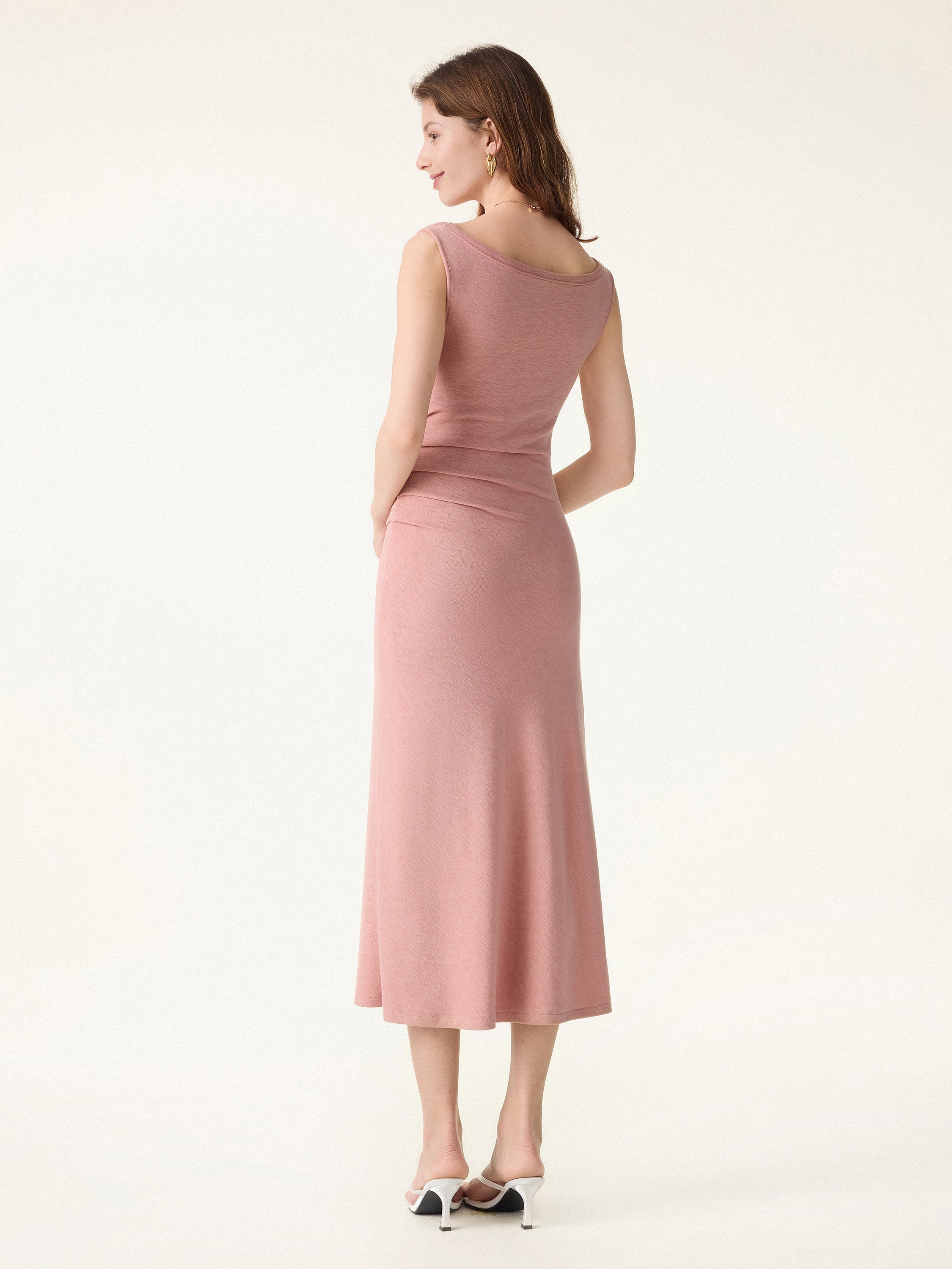 Elegant Boatneck Tucked Fit-and-Flare Midi Bra Dress - Image 4