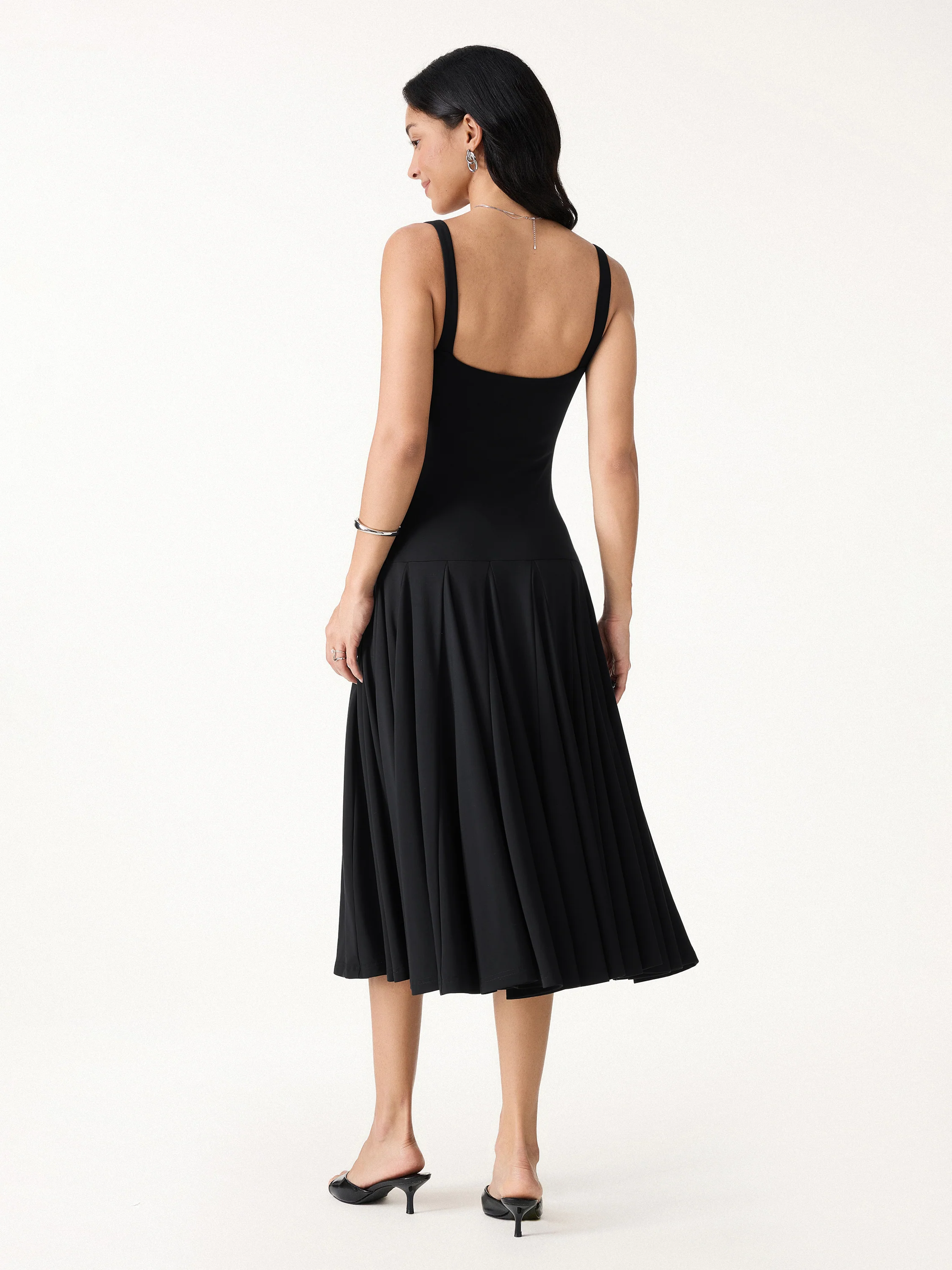 Forever Classy The Little Black Dress - Image 3