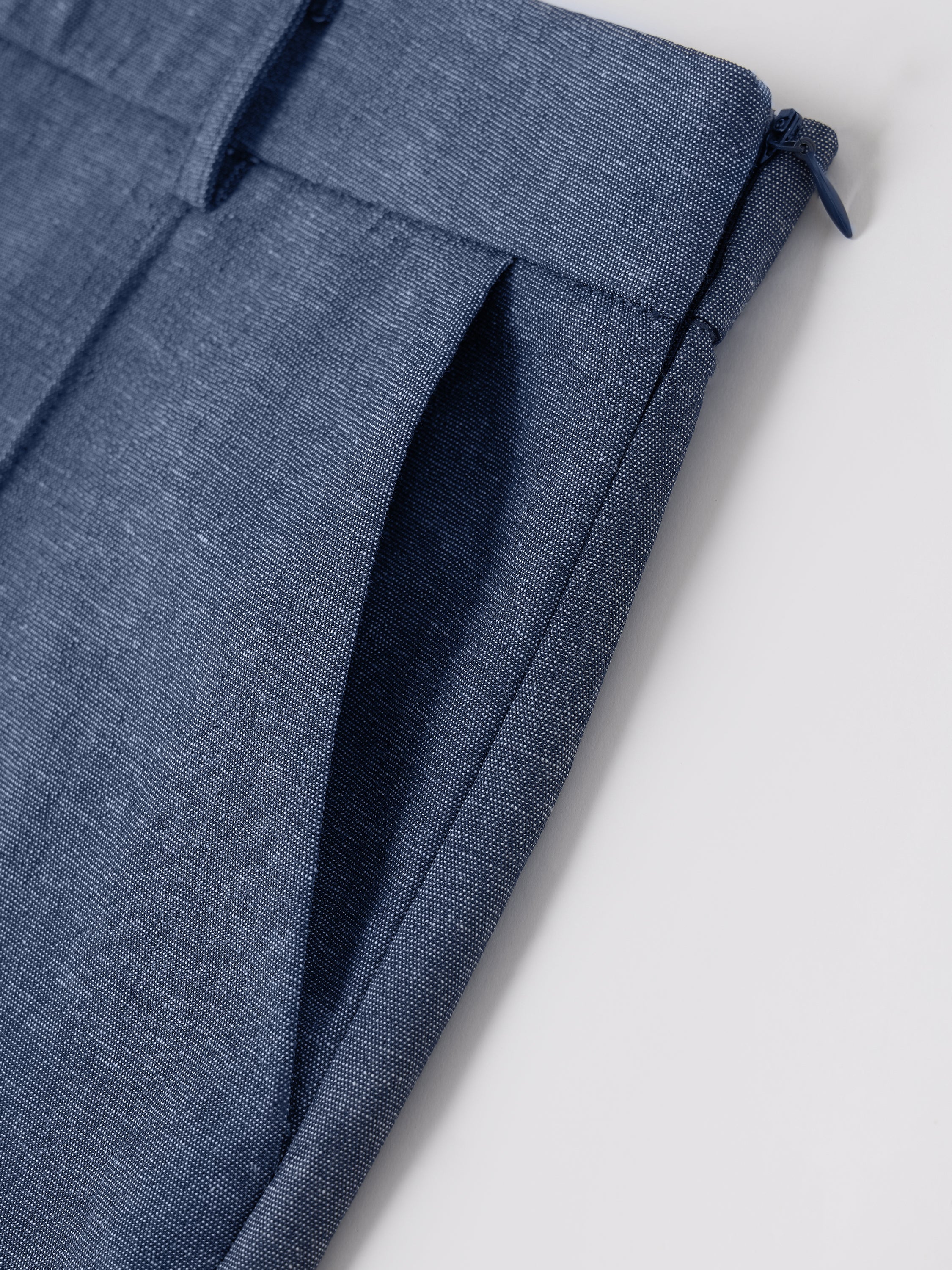 Linen-Like Mid Rise Pintuck Shorts with Pockets - Image 5